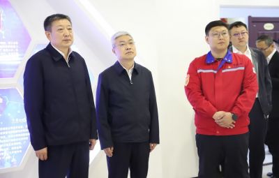 黑龙江省委副秘书长王辉莅临yw永旺快投网参观调研